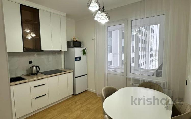 1-комнатная квартира · 38 м² · 9/12 этаж, Е 511 40 за 220 000 ₸ в Астане — фото 12
