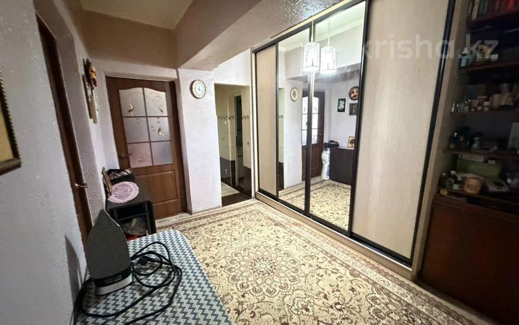2-комнатная квартира · 61 м² · 1/5 этаж, Райымбека 502А за 33 млн ₸ в Алматы, Ауэзовский р-н — фото 5