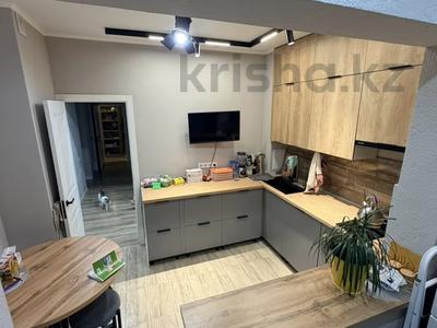 3-комнатная квартира · 85 м² · 9/9 этаж, мкр Аксай-4 за 61.6 млн ₸ в Алматы, Ауэзовский р-н