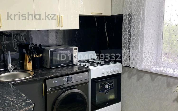2-бөлмелі пәтер · 45.9 м² · 5/5 қабат, Байзак батыра 207 — Квартира находится напратив стадиона,рядом 16,24 школа а так же 21 садик есть.Хлебный дар,фиркан, бағасы: 14 млн ₸ в Таразе — фото 2