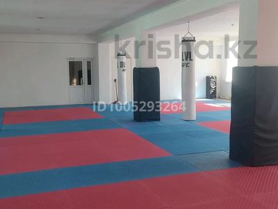 Свободное назначение, офисы, магазины и бутики, склады, азс, автосервисы и автомойки, общепит, салоны красоты, бани, гостиницы и зоны отдыха, медцентры и аптеки, образование, развлечения · 1000 м² за 60 млн 〒 в Алтае