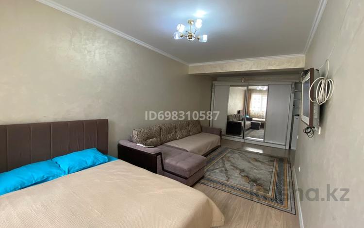 1-комнатная квартира · 50 м² · 9/13 этаж, Навои 210/3 — Торайгырова за 16 000 ₸ в Алматы, Бостандыкский р-н — фото 13
