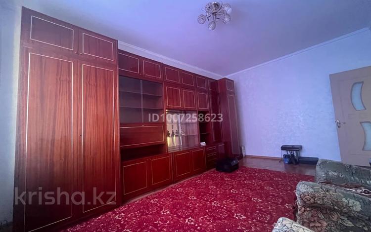 3-комнатная квартира · 65 м², мкр Аксай-2 57 за 350 000 〒 в Алматы, Ауэзовский р-н — фото 4