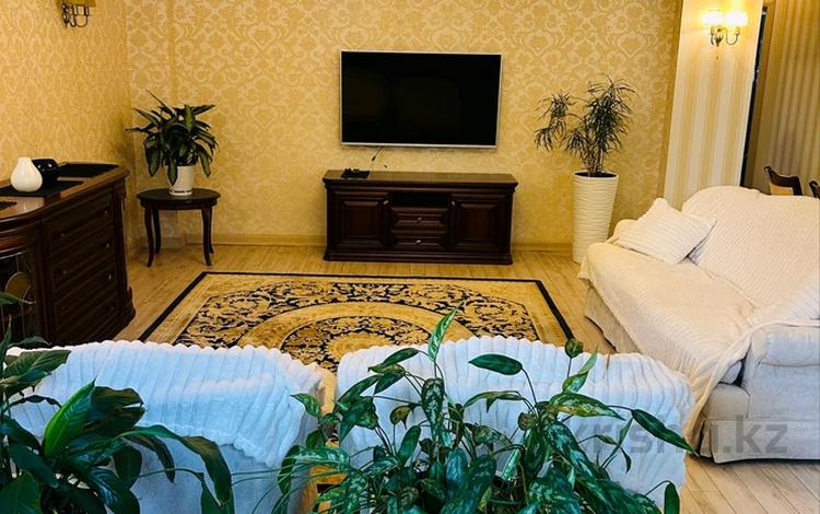 3-бөлмелі пәтер · 106 м² · 2/8 қабат, Достык 40, бағасы: 105 млн ₸ в Алматы, Медеуский р-н — фото 2