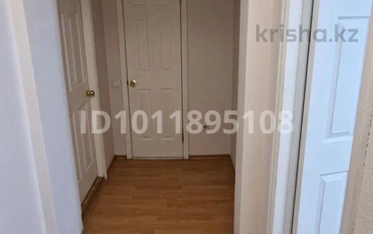 2-комнатная квартира · 59 м² · 5/9 этаж, мкр Мамыр-7, Мкр. Мамыр-7 за 280 000 ₸ в Алматы, Ауэзовский р-н — фото 2