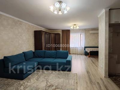 3-бөлмелі пәтер · 82 м² · 3/3 қабат, Проспект Аль-Фараби 19 — Каирбекова, бағасы: 380 000 〒 в Костанае