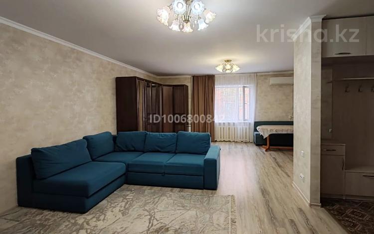 3-бөлмелі пәтер · 82 м² · 3/3 қабат, Проспект Аль-Фараби 19 — Каирбекова, бағасы: 380 000 〒 в Костанае — фото 8