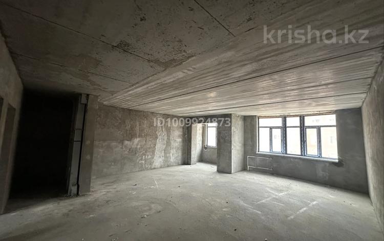 4-бөлмелі пәтер · 130 м² · 6/6 қабат, 20-й мкр 18, бағасы: 23 млн ₸ в Актау — фото 2