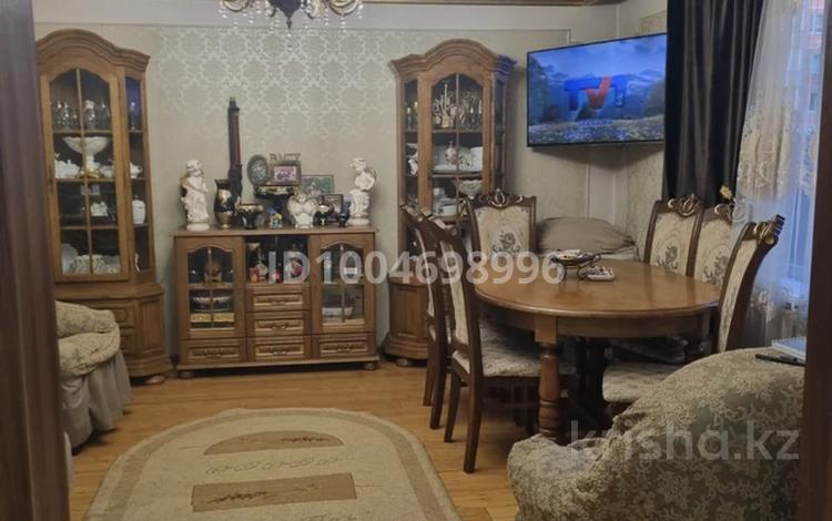 3-бөлмелі пәтер · 70 м² · 1/9 қабат, Юго-Восток ш/а., Шахтёров 7 — Возле новой корзины, бағасы: 300 000 ₸ в Караганде, Казыбек би р-н — фото 2