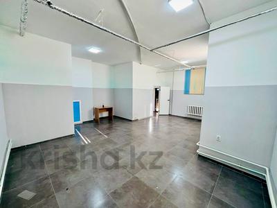 Свободное назначение, офисы, магазины и бутики, склады, общепит, салоны красоты, сельское хозяйство, фитнес и спорт, медцентры и аптеки, образование, развлечения, конференц-залы, кабинеты и рабочие места, студии · 70 м² за 180 000 ₸ в Астане, Сарыарка р-н
