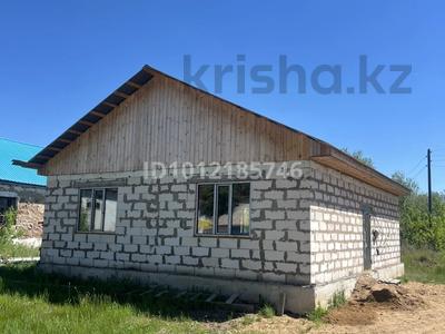 Отдельный дом · 3 комнаты · 120 м² · 1000 сот., Мира 12 — Школа гимназия за 13.5 млн ₸ в Макинске