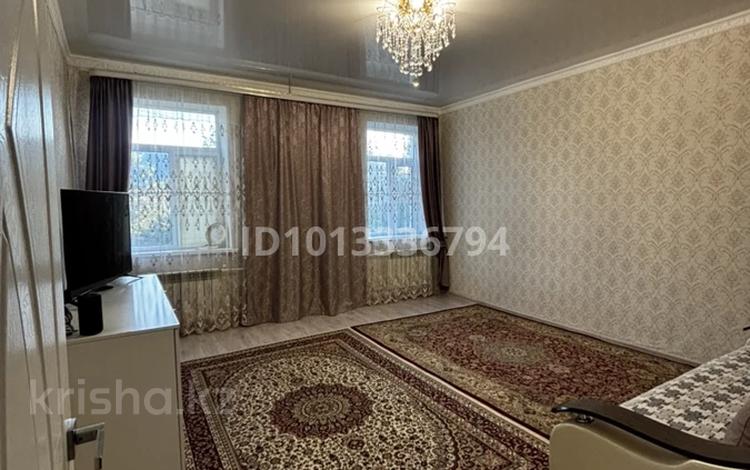 3-бөлмелі пәтер · 66.4 м² · 2/2 қабат, Жилгородок ш/а., Мкр Жилгородок проспект победы 7 — проспект Мира/Проспект Победы, бағасы: 11 млн ₸ в Актобе, мкр Жилгородок — фото 2