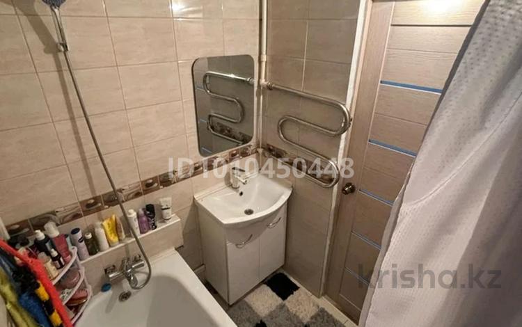 3-бөлмелі пәтер · 65 м² · 5/5 қабат, мкр 8 265 — Сатпаева, бағасы: 16 млн 〒 в Актобе — фото 2