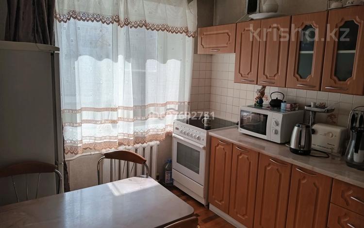 3-бөлмелі пәтер · 63.9 м² · 6/9 қабат, Кабанбай батыра 91 — Базар Алтай, бағасы: 40 млн ₸ в Усть-Каменогорске — фото 2