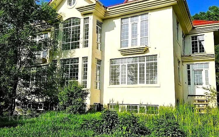 Отдельный дом · 12 комнат · 800 м² · 10 сот., мкр Юбилейный — ул. Ондасынова за 279.5 млн ₸ в Алматы, Медеуский р-н — фото 39