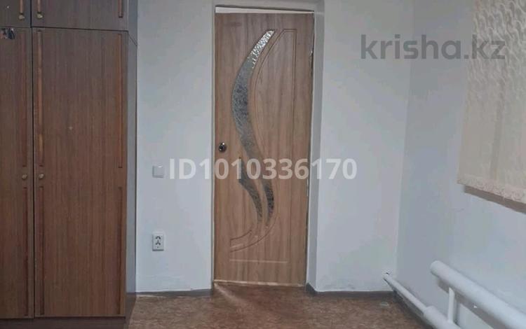 Жеке үй · 1 бөлме · 50 м², мкр Атырау, Байдибек би 13, бағасы: 80 000 〒 — фото 2