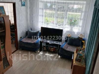 2-бөлмелі пәтер · 38 м² · 1/2 қабат, Абылай хана 5, бағасы: 7 млн ₸ в Балкашине