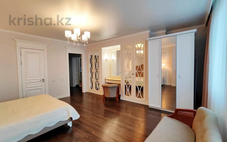 3-комнатная квартира · 132 м² · 10/12 этаж, Дюсенова 22 — Горячая цена! за 70 млн 〒 в Павлодаре — фото 2