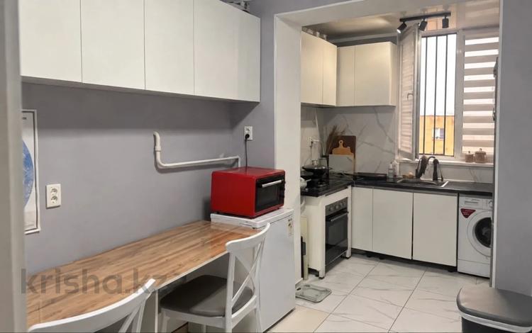 3-комнатная квартира · 70 м² · 4/5 этаж, 6-й мкр 4 за 18.5 млн ₸ в Актау — фото 9