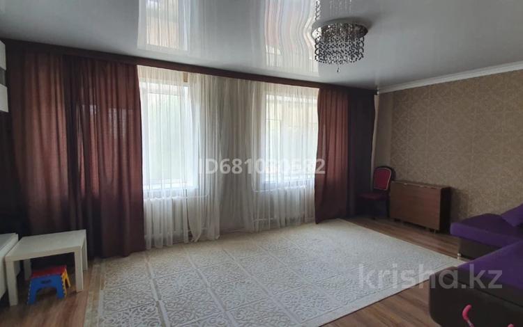 2-бөлмелі пәтер · 62 м² · 5/7 қабат, Мкр Усольский, Майры 25, бағасы: 250 000 ₸ в Павлодаре — фото 2