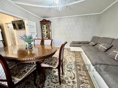 3-бөлмелі пәтер · 70 м² · 1/9 қабат, Гүлдер 3 ш/а., бағасы: 31 млн ₸ в Караганде, Казыбек би р-н