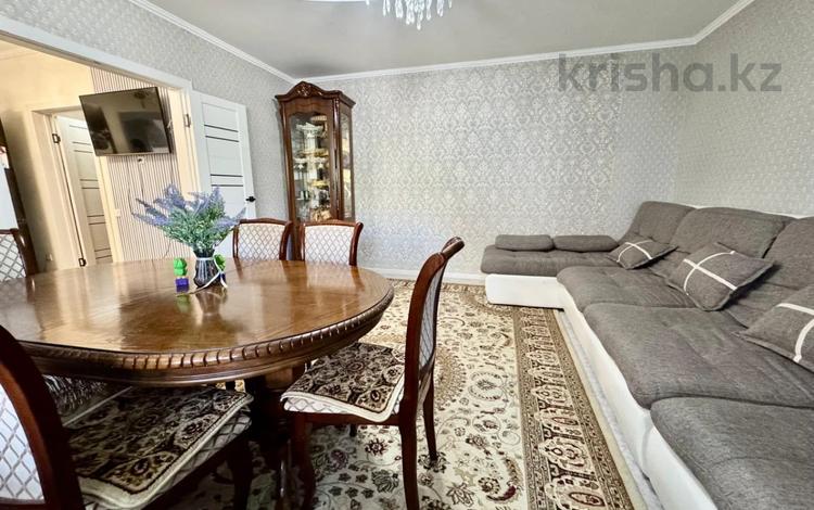 3-бөлмелі пәтер · 70 м² · 1/9 қабат, Гүлдер 3 ш/а., бағасы: 31 млн ₸ в Караганде, Казыбек би р-н — фото 2