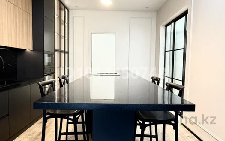 3-комнатная квартира · 120 м² · 11/12 этаж, Алматы 8/1 за 200 млн ₸ в Бостандыкский р-н — фото 2