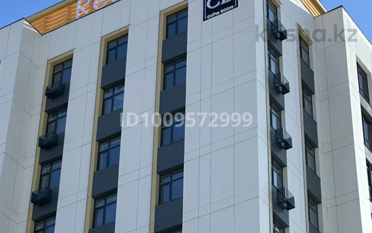 3-бөлмелі пәтер · 90.2 м² · 10/13 қабат, Микрорайон Степной-2 участок 2/6, бағасы: 45 млн ₸ в Караганде, Казыбек би р-н — фото 2