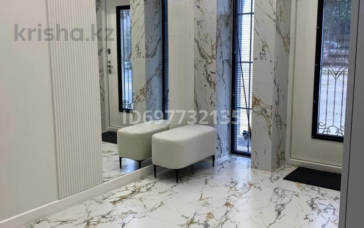 Часть дома · 6 комнат · 240 м² · 4 сот., Самал-3 57/3 за 80 млн 〒 в Уральске — фото 7