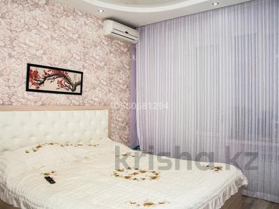 2-комнатная квартира, 56 м², 2/3 этаж помесячно, Райымбека за 300 000 〒 в Алматы, Алмалинский р-н