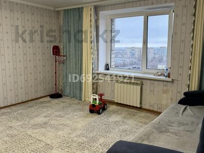 3-комнатная квартира, 81 м², 9/10 этаж, абылхайыр хана 61г — тд мадениет,стадион за 24 млн 〒 в Актобе