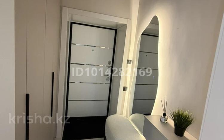 1-комнатная квартира · 45 м² · 4/17 этаж, мкр Юго-Восток 3 за 35 млн ₸ в Караганде, Казыбек би р-н — фото 2