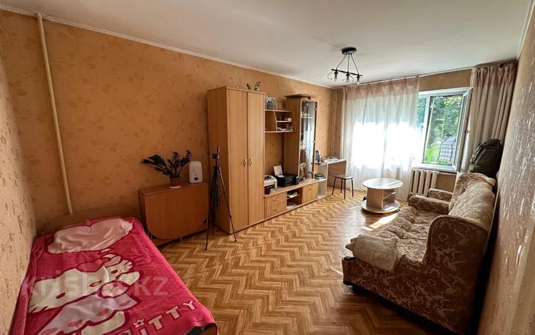 3-комнатная квартира, 64 м², 4/5 этаж, мкр Орбита-2 15