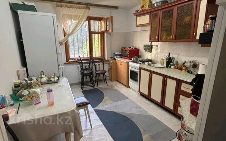 1-комнатная квартира · 40 м² · 1/6 этаж, мкр 8 64 — Гришина за 11.8 млн ₸ в Актобе — фото 2