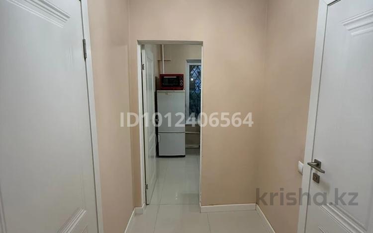 1-бөлмелі пәтер · 36 м² · 1 қабат, Мкр. Жетысу-4 10, бағасы: 230 000 ₸ в Алматы, Ауэзовский р-н — фото 2