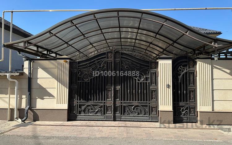 Отдельный дом · 8 комнат · 411 м² · 6 сот., мкр Нур Алатау, Мкр Нур Алатау, ул Ракишева 28 — Ракишева- Абулхайр-хан за 380 млн 〒 в Алматы, Бостандыкский р-н — фото 2