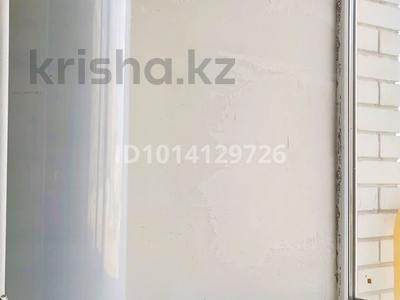 3-бөлмелі пәтер · 94 м² · 1/5 қабат, Алтын орда ш/а. 2 Г, бағасы: 27 млн ₸ в Актобе, мкр. Алтын орда