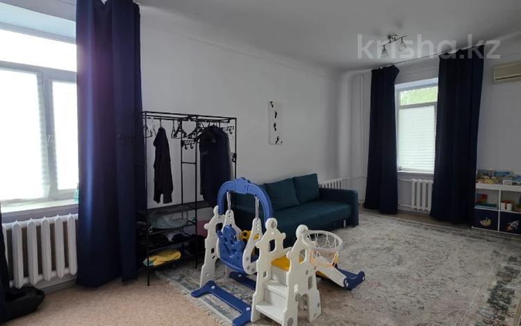 2-комнатная квартира · 57 м² · 2/3 этаж, Азаттык 40 за 17 млн ₸ в Атырау — фото 2
