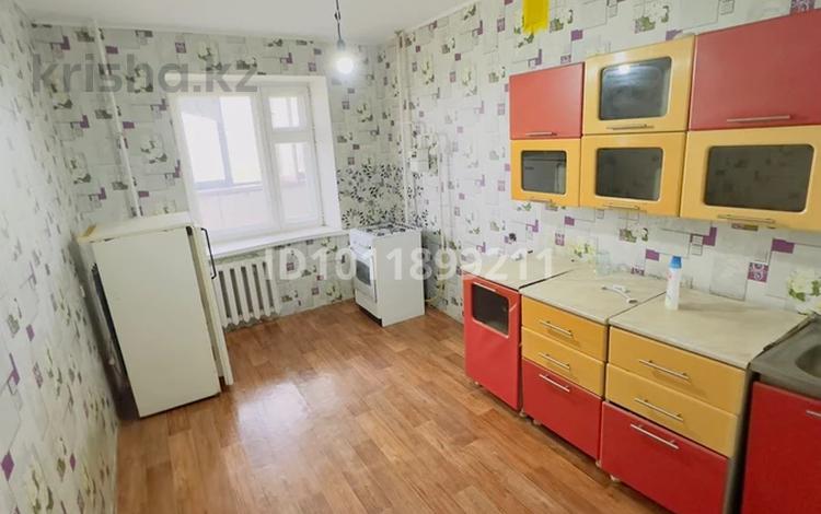 1-бөлмелі пәтер · 42 м² · 4/10 қабат, Джамбула 40/1 — Автопарк, бағасы: 12 млн ₸ в Уральске — фото 2