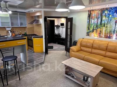 3-комнатная квартира · 80 м² · 1/5 этаж, Славского 48 за 35 000 ₸ в Усть-Каменогорске