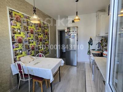Аренда квартир в Алматы: 2-комнатная квартира · 58.5 м² · 11/12 этаж, мкр Дарабоз — Момышулы, ниже Универсиядской за 200 000 〒 2-комнатная квартира · 58.5 м² · 11/12 этаж, мкр Дарабоз — Момышулы, ниже Универсиядской за 200 000 〒 в Алматы, Алатауский р-н