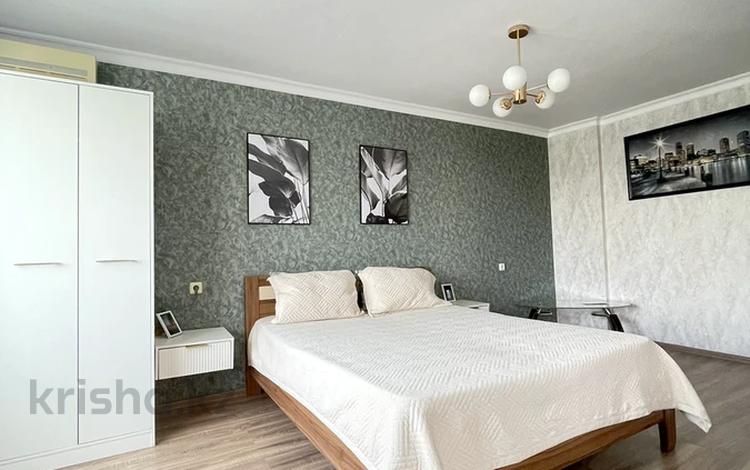 1-бөлмелі пәтер · 32 м², мкр Центральный, Азаттык 99а — Атамбаева, бағасы: 12 000 〒 в Атырау — фото 2