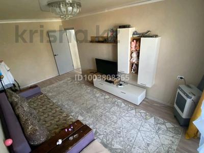 Продажа квартир в Алматинской обл.: 2-комнатная квартира · 49.8 м² · 4/5 этаж, Карасай батыра 34б — Напротив средней школы 6 за 23 млн 〒 2-комнатная квартира · 49.8 м² · 4/5 этаж, Карасай батыра 34б — Напротив средней школы 6 за 23 млн 〒 в Талгаре