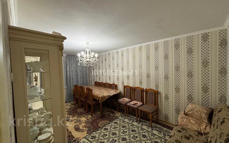 3-комнатная квартира · 63 м² · 3/5 этаж, Майкудук, 15й микрорайон 16 за 14 млн ₸ в Караганде, Алихана Бокейханова р-н — фото 2