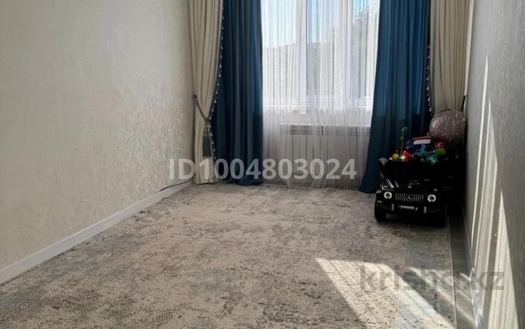 2-комнатная квартира · 56 м² · 4/5 этаж, мкр 8, Абулхайыр хана 70/1 70/1 за 200 000 ₸ в Актобе — фото 2