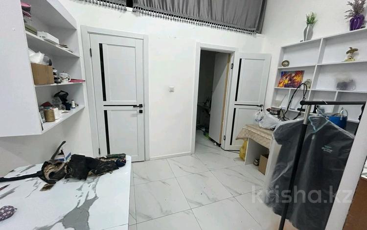Свободное назначение, офисы, магазины и бутики, общепит, салоны красоты, медцентры и аптеки, развлечения, конференц-залы, кабинеты и рабочие места · 60 м² за 370 000 ₸ в Астане, Есильский р-н — фото 2