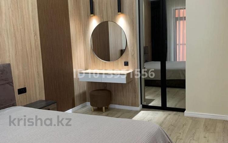 2-комнатная квартира · 70 м² · 7/8 этаж, мкр Нурсая, Абулхаир хана 70 за 350 000 ₸ в Атырау — фото 2