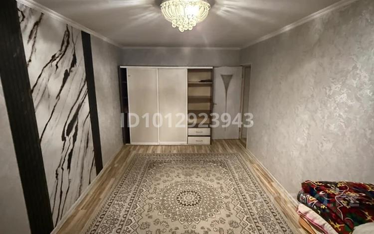 2-комнатная квартира · 44 м² · 1/4 этаж, мкр №7 11 за 260 000 ₸ в Алматы, Ауэзовский р-н — фото 2