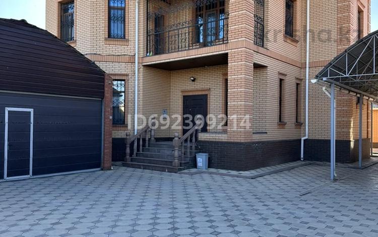 Отдельный дом · 6 комнат · 240 м² · 240 сот., мкр Северо-Запад 18-56 за 155 млн ₸ в Шымкенте, Абайский р-н — фото 2