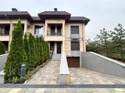 4-бөлмелі пәтер · 269 м² · 2/2 қабат, Мирас 85/1, бағасы: 4 млн 〒 в Алматы